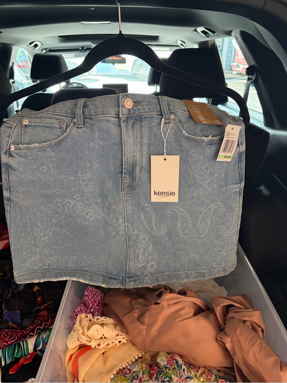 kensie Light Wash Paisley-Effect Denim Skirt